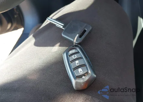 2018 Nissan Sentra S z USA, uszkodzony, nr VIN 3N1AB7AP2JY258419